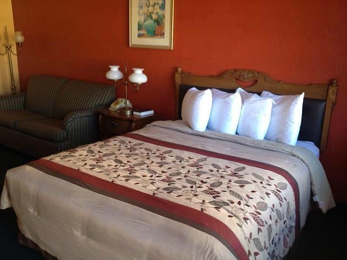 Rodeway Inn Roswell — Guest room