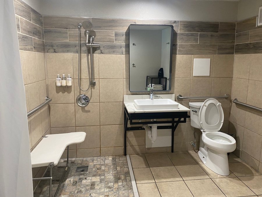 Rodeway Inn St Augustine — Bathroom