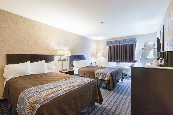 Rodeway Inn Suites — Guest room