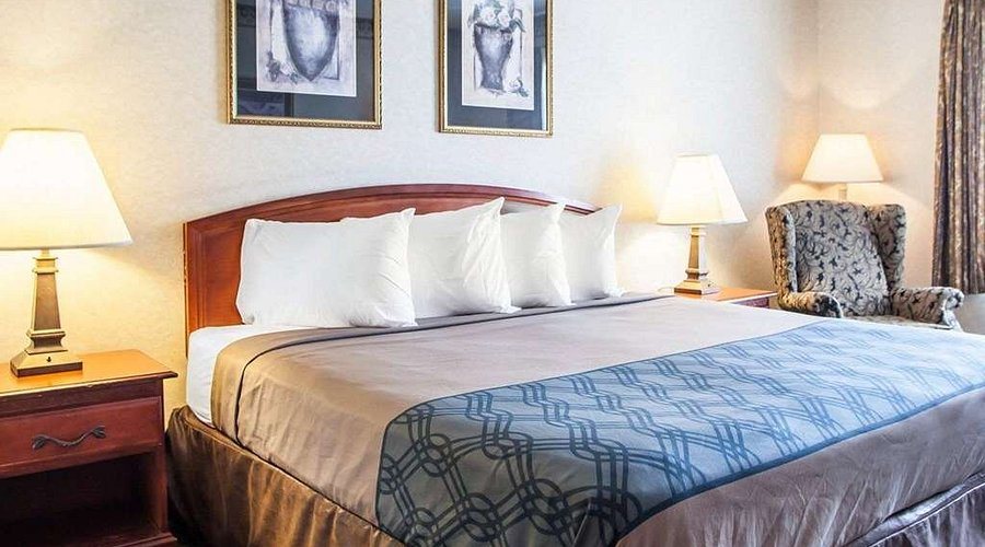 Rodeway Inn Suites Milwaukee — Guest room