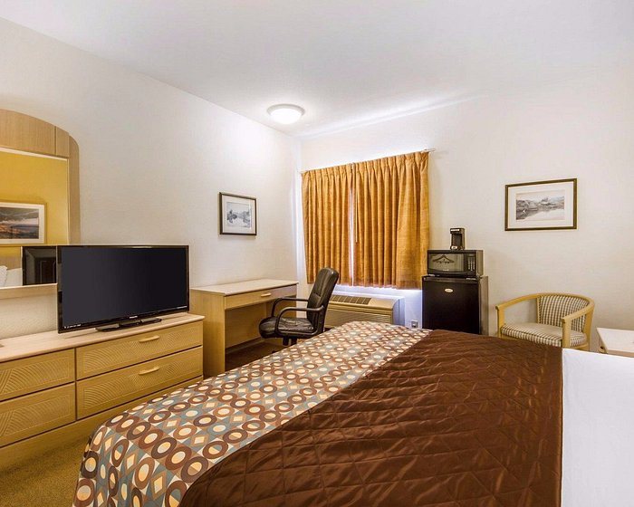 Rodeway Inn Watsonville — Guest room