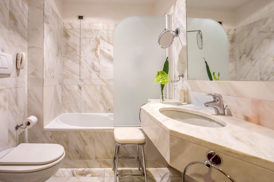 Roma Luxus Hotel — Bathroom