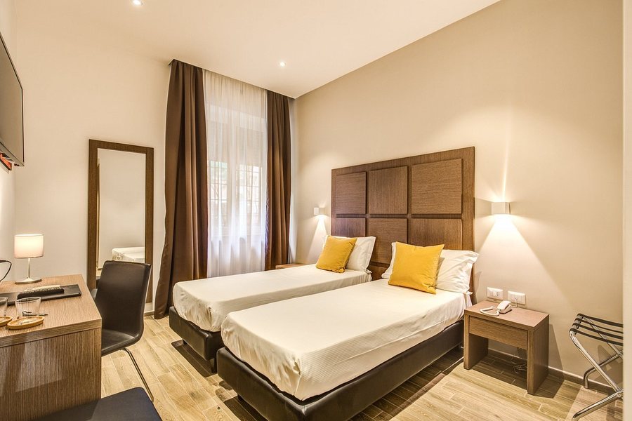 Rome Garden Hotel — Guest room
