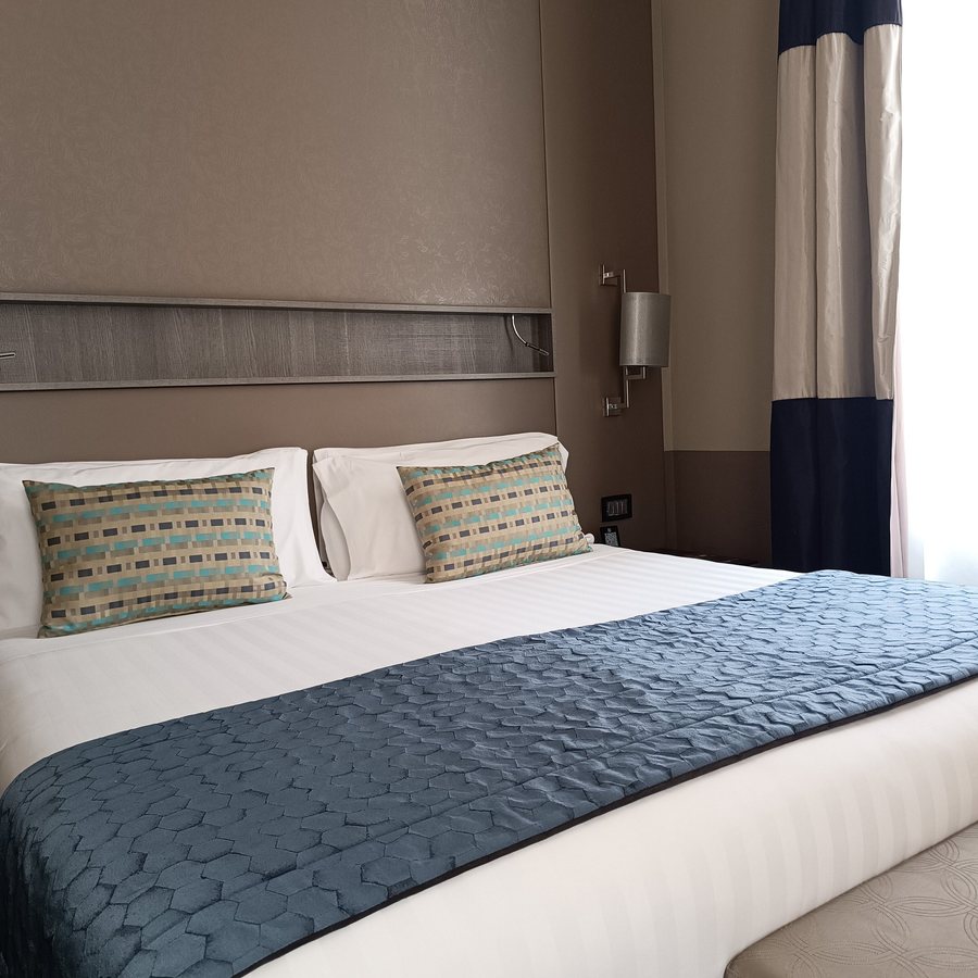 Rome Life Hotel — Guest room