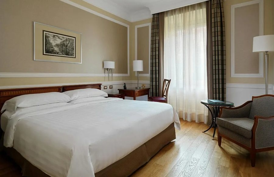 Rome Marriott Grand Hotel Flora — Guest room