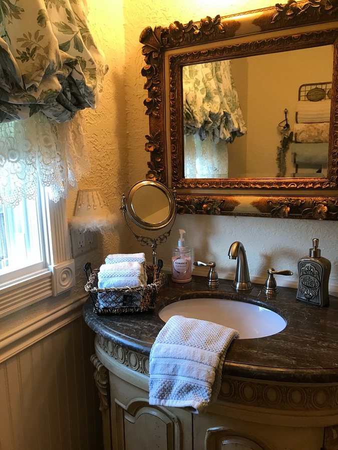 Romeo Giulietta s Hideaway — Bathroom