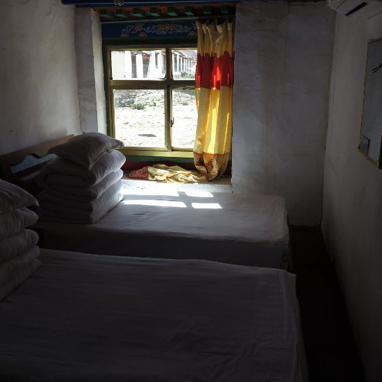 Rongbuk Monastery Guesthouse — Guest room