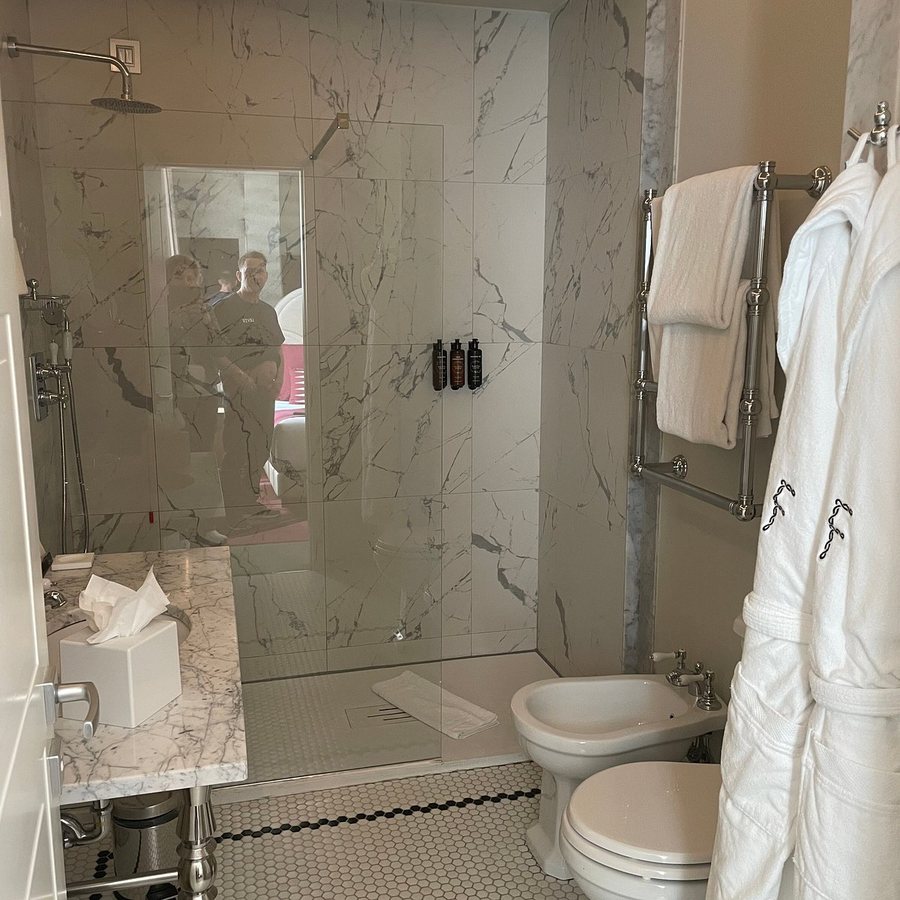 Room Mate Gran Filippo — Bathroom