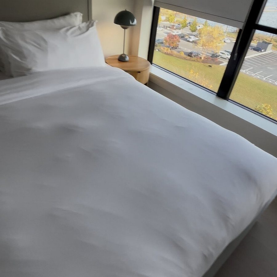 ROOST Baltimore — Guest room