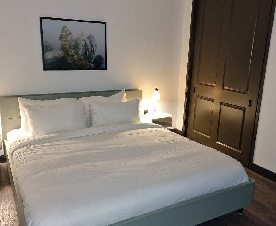Roost Cleveland — Guest room