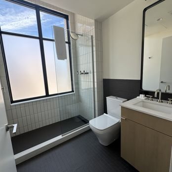 ROOST Detroit Detroit Michigan — Bathroom