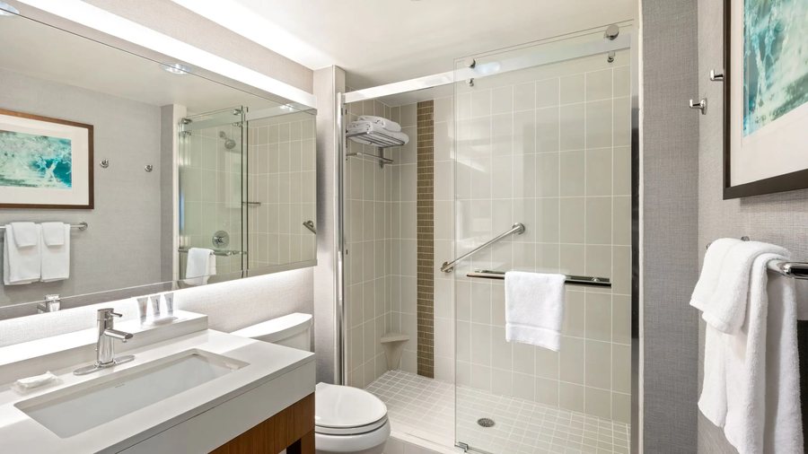 ROOST White House — Bathroom