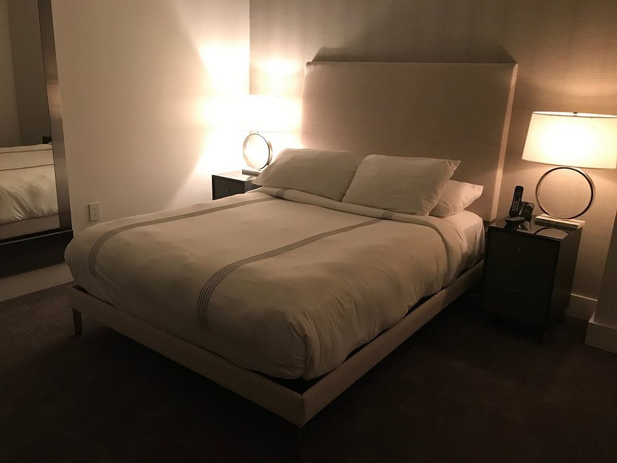 ROOST White House — Guest room