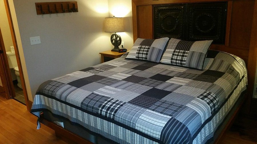 Root River Inn Iron Horse — Guest room