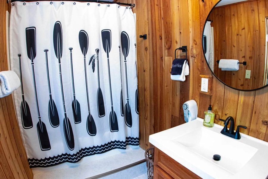 Root River Inn Suites — Bathroom