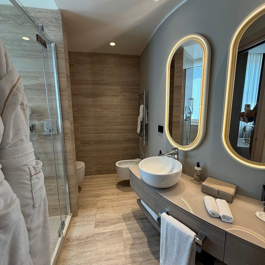 Rosa Grand Milano Starhotels Collezione — Bathroom