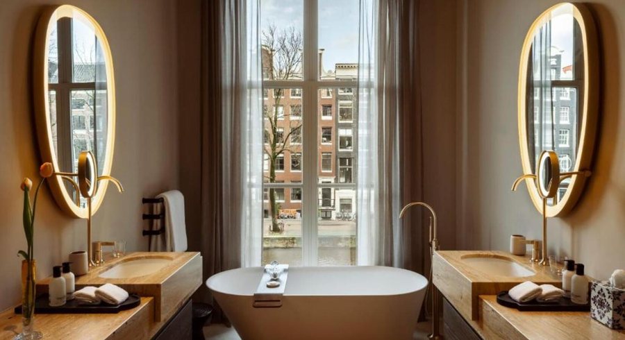 Rosalia s InnUpstairs — Bathroom