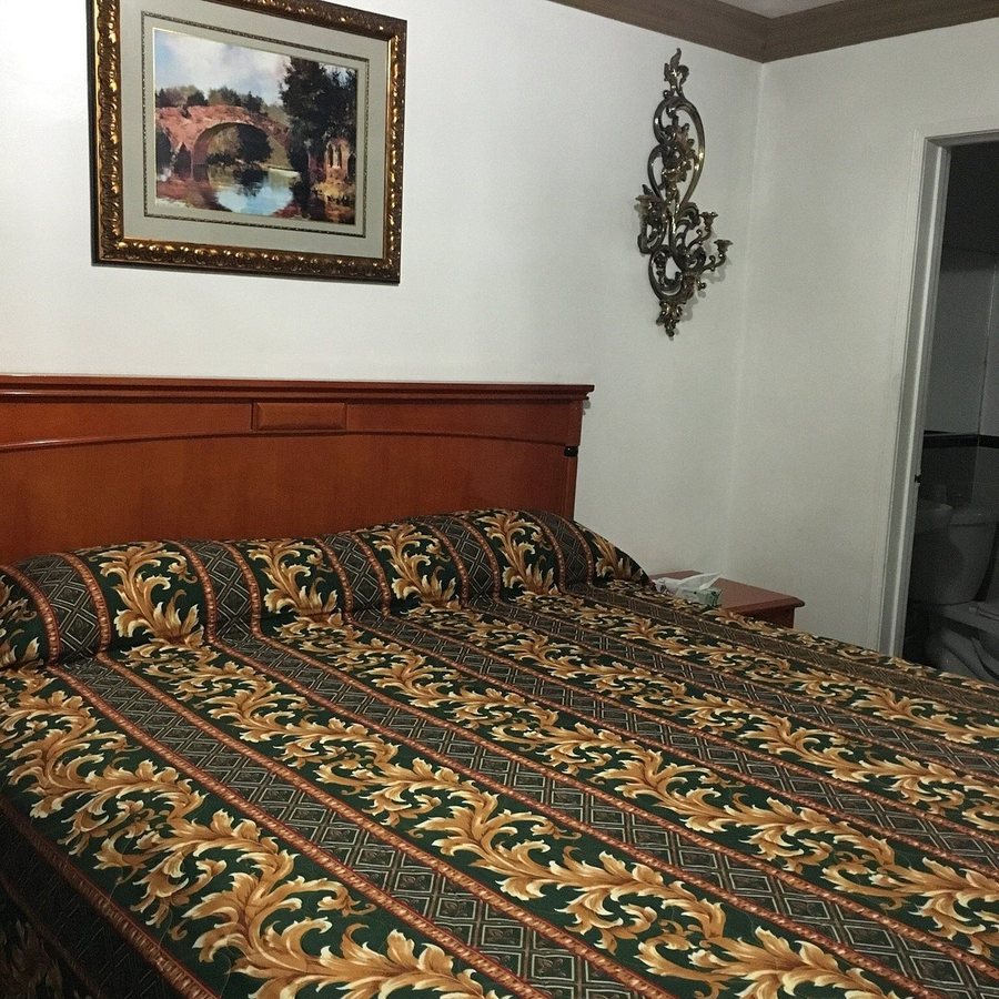 Rose Bowl Motel Los Angeles California — Guest room