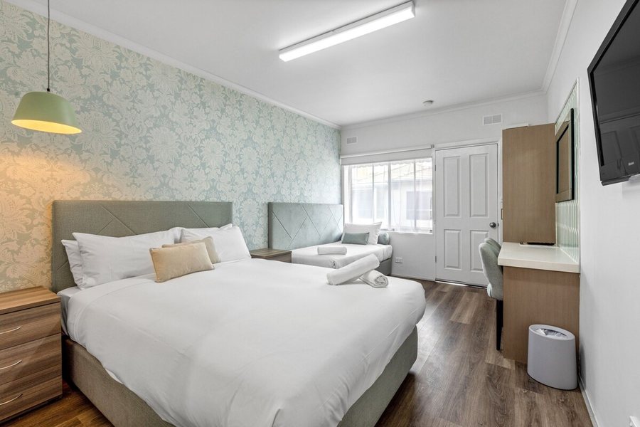Rosebud Country Inn — Guest room