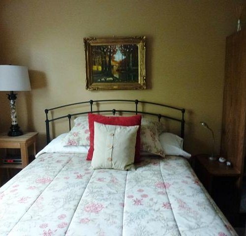 Rosedale Manor Bed And Breakfast — Guest room