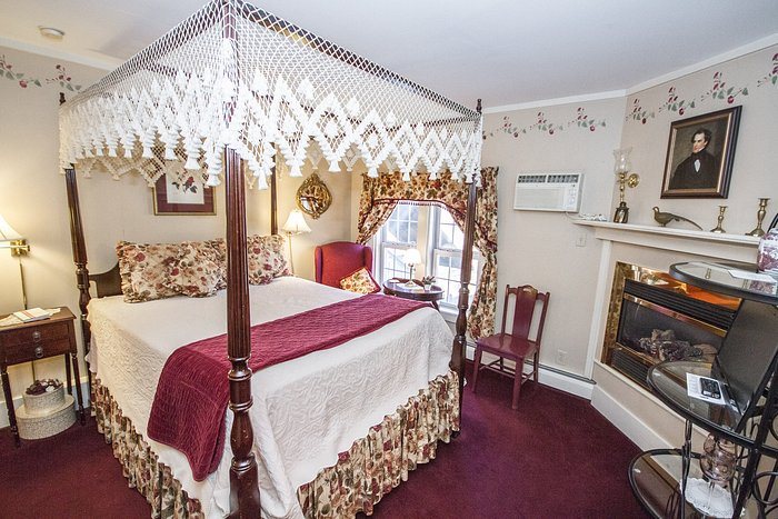 Rosewood Country Inn — Guest room