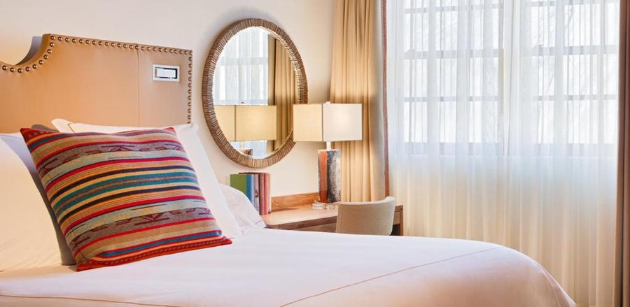 Rosewood Inn of the Anasazi — Guest room