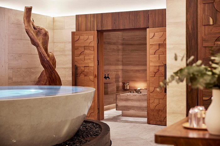 Rosewood Villa Magna — Bathroom