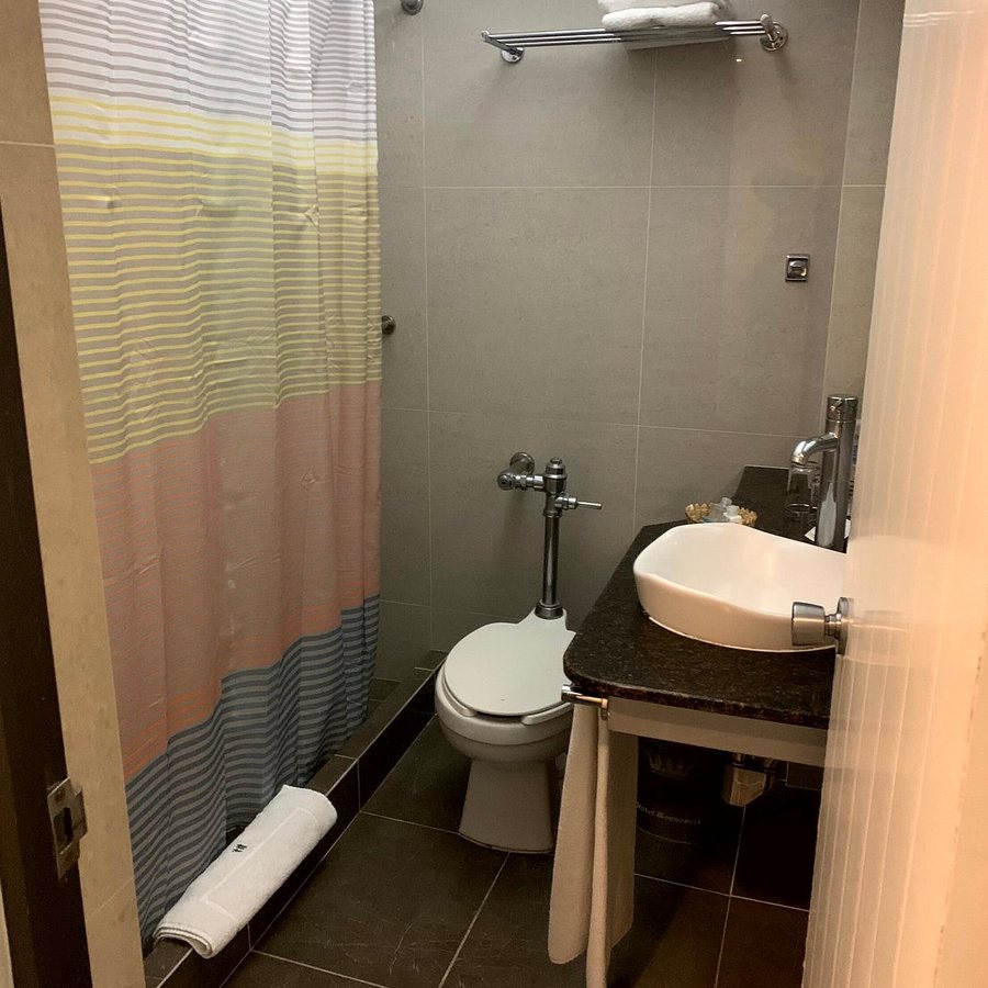 Roso Guest House — Bathroom