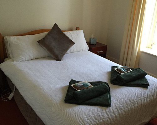 Ross Hotel — Guest room