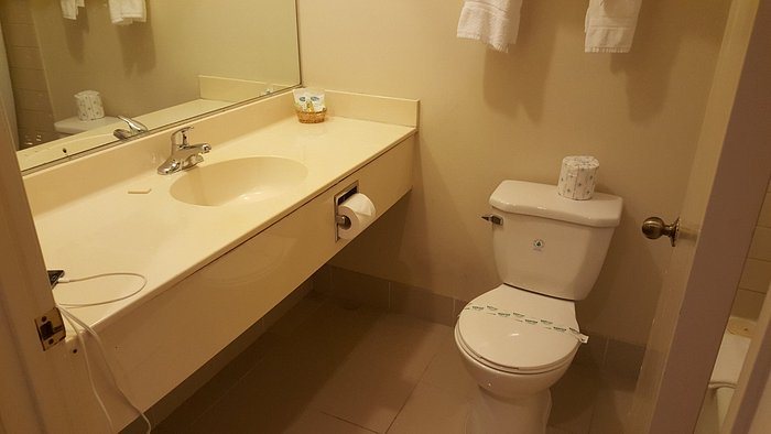 Rotex Western Inn Los Angeles California — Bathroom