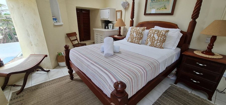 Round House — Guest room