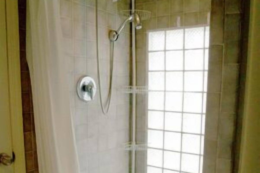 Roussell s Garden Bed Breakfast — Bathroom