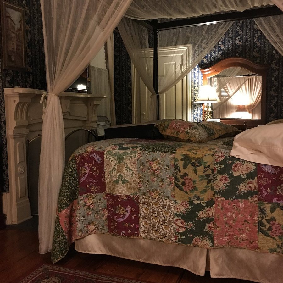 Roussell s Garden Bed Breakfast — Guest room