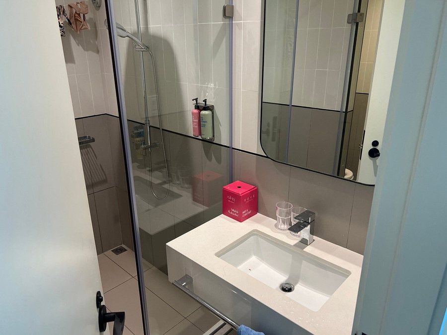 Rove Downtown Dubai Emirate of Dubai — Bathroom