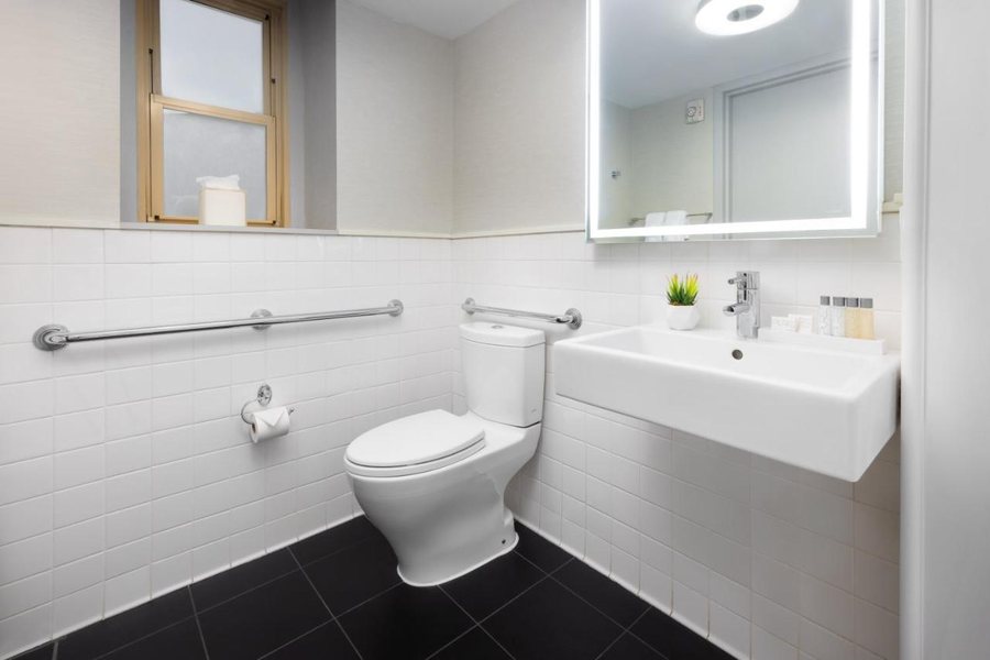 Row NYC Hotel New York City New York — Bathroom