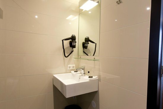 Royal Amsterdam Hotel Restaurant — Bathroom