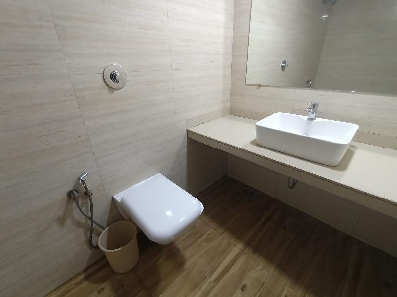 Royal Garden Resort — Bathroom
