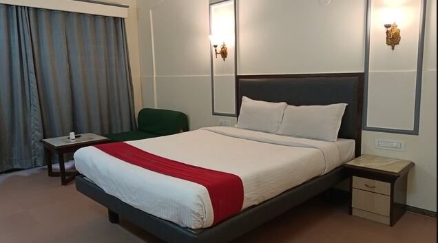 Royal Garden Resort — Guest room