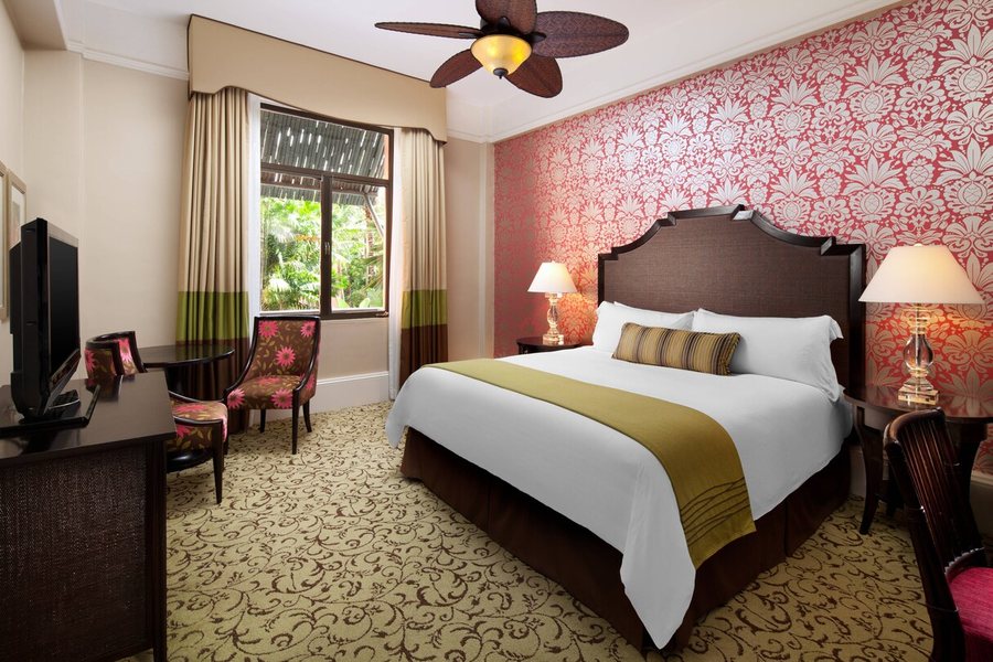 Royal Moana — Guest room