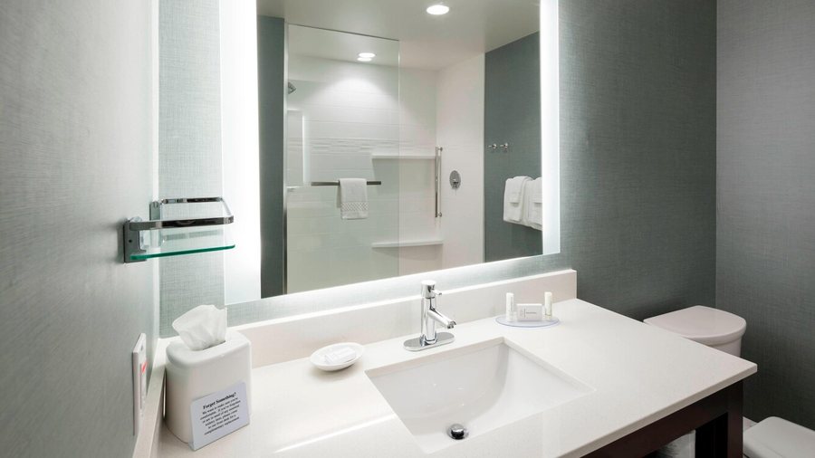 Royal North Beach — Bathroom