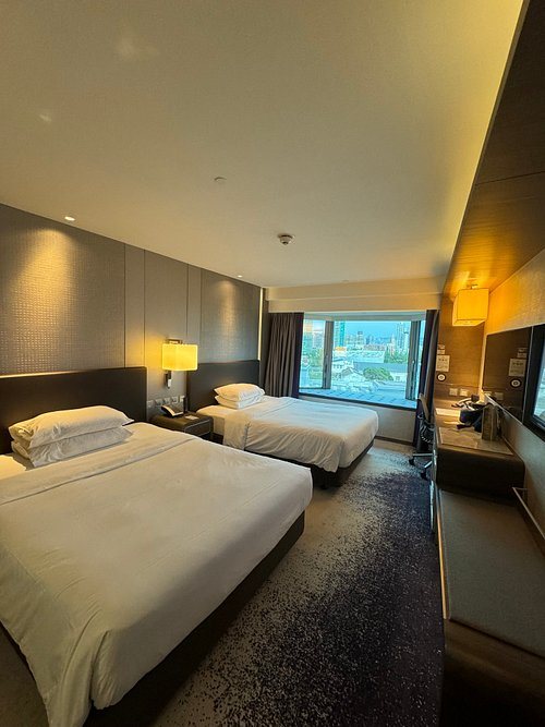 Royal Plaza Hotel Hong Kong — Guest room