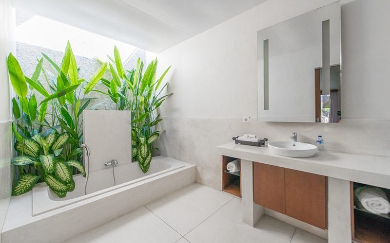 Royal Samaja Villas — Bathroom