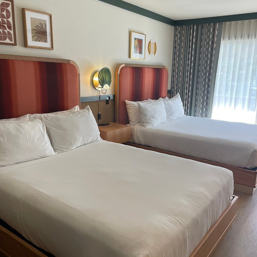 Royal Sun Palm Springs — Guest room