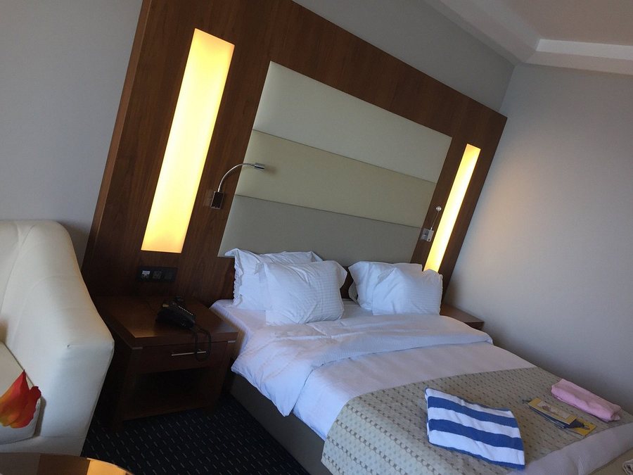 Royal Tulip Skikda — Guest room