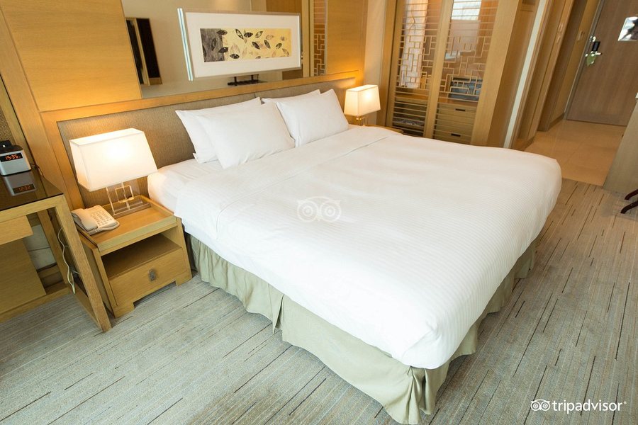 Royal View Hotel — Guest room