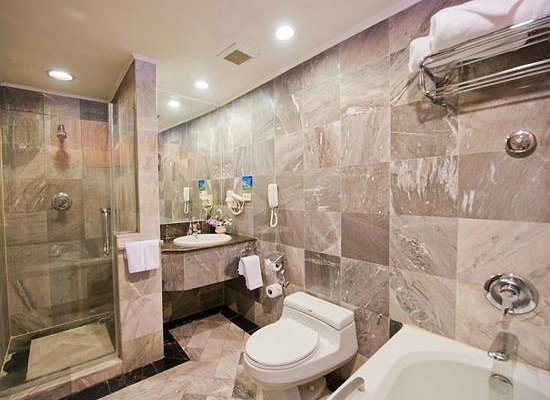 Royal View Resort — Bathroom