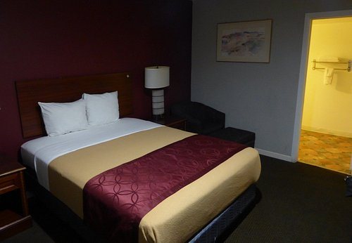 Royal Viking Motel Los Angeles California — Guest room