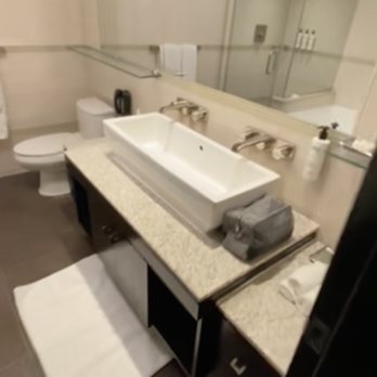 Royalton Park Avenue — Bathroom