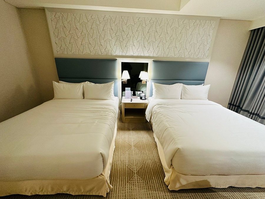 Royce Hotel Casino — Guest room