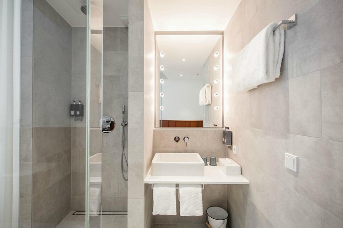 Ruby Marie — Bathroom